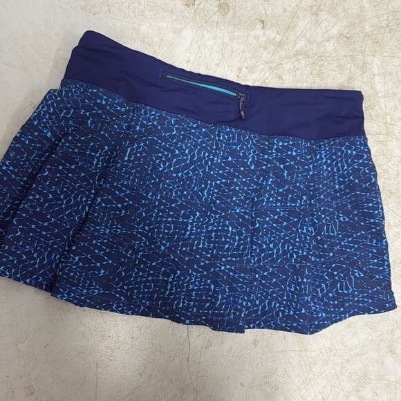 Blue Patterned Women's Athletic Skirt - Lululemon - NWOT Size 8 - Back Zipper - Picture 2 of 4